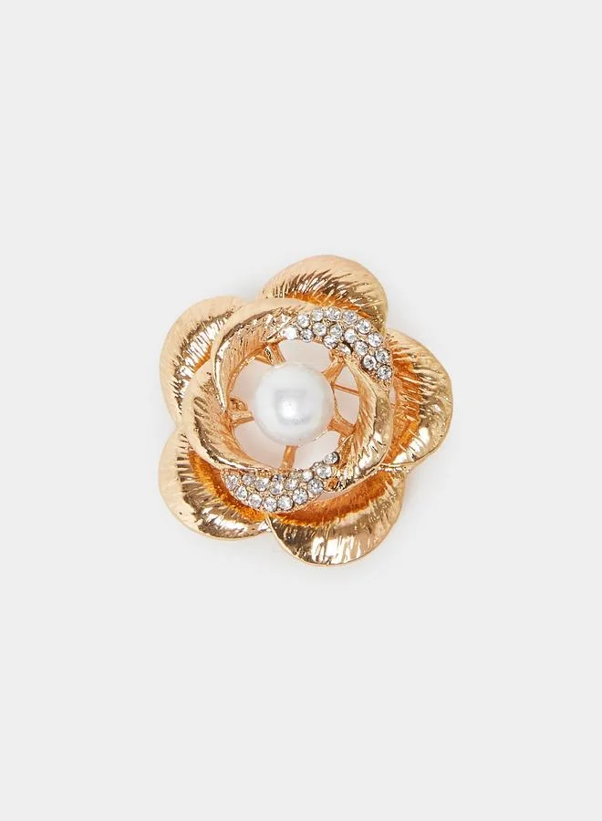 ستايلي بروش بزهور وتفاصيل لؤلؤ